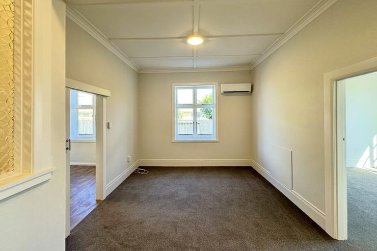 Photo of property in 146 Featherston Street, Palmerston North, 4410