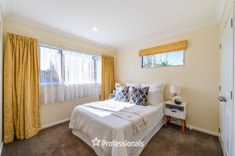 Photo of property in 33 Moana Grove, Waiwhetu, Lower Hutt, 5010