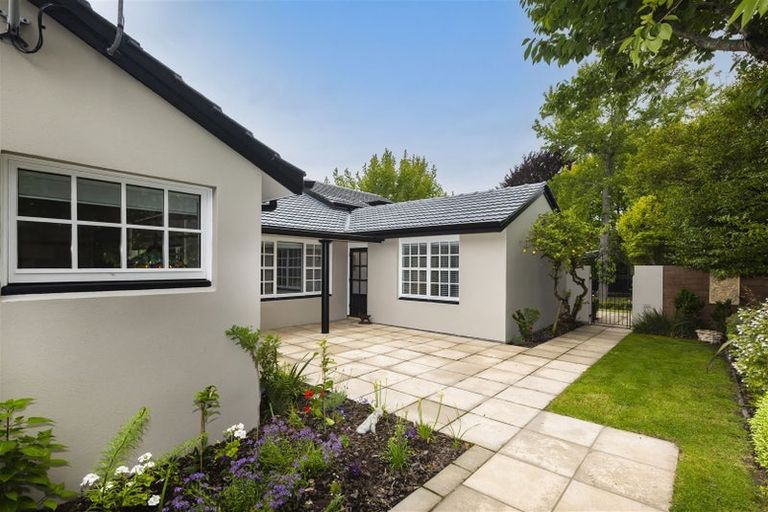 Photo of property in 6 Tuirau Place, Ilam, Christchurch, 8041