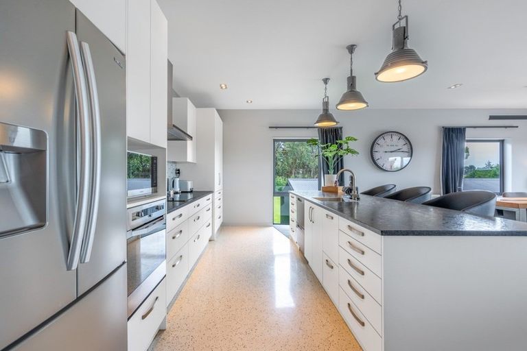 Photo of property in 156 Black Road, Otatara, Invercargill, 9879