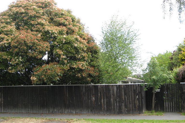 Photo of property in 235 Memorial Avenue, Burnside, Christchurch, 8053