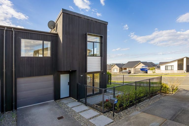 Photo of property in 2 Lords Way, Silverdale, 0932