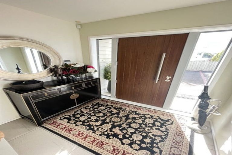 Photo of property in 4 Marina View, Paremata, Porirua, 5026