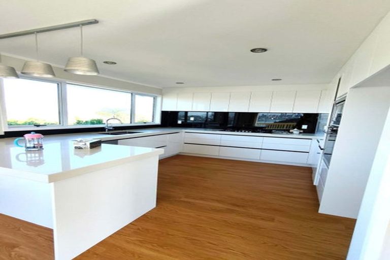 Photo of property in 14 Chelsea View Drive, Chatswood, Auckland, 0626
