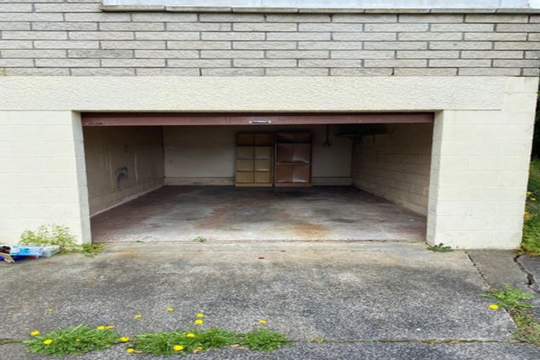 Photo of property in 1/36 Girrahween Drive, Totara Vale, Auckland, 0629