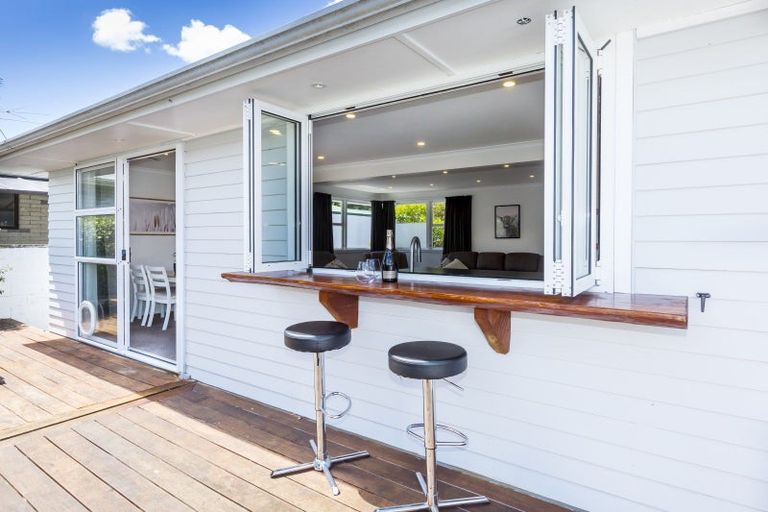 Photo of property in 9 Hillside Drive, Maoribank, Upper Hutt, 5018