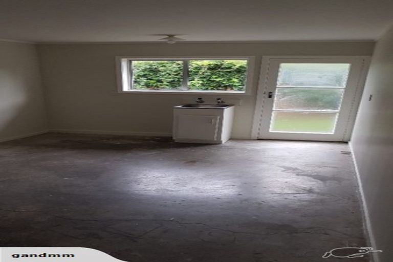 Photo of property in 30 Faith Bullock Place, New Lynn, Auckland, 0600