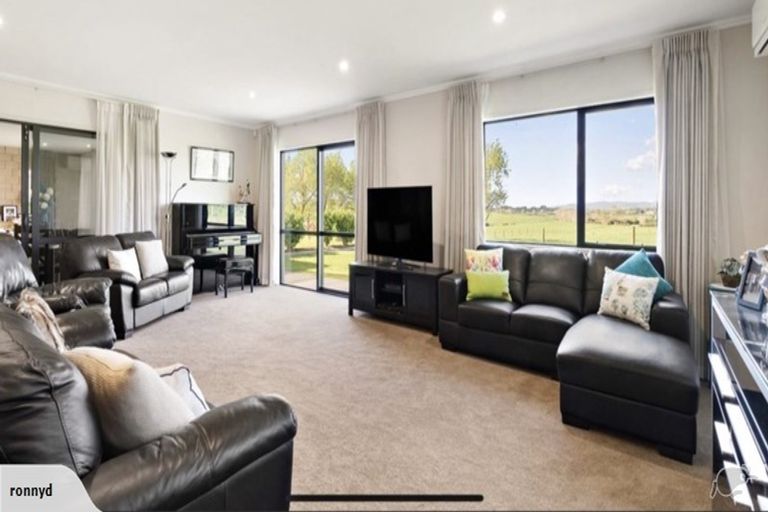 Photo of property in 64 Hawthorne Lane, Kingseat, Papakura, 2580