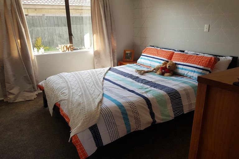 Photo of property in 2/10 Onslow Road, Papakura, 2110