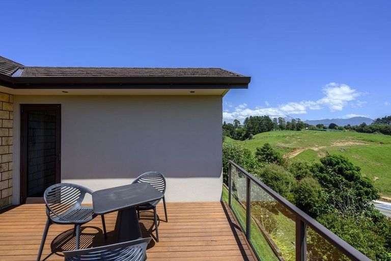 Photo of property in 5b Tupuhi Place, Highlands Park, New Plymouth, 4312
