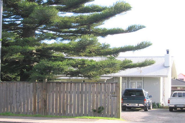 Photo of property in 104 Main Road, Waikanae, 5036