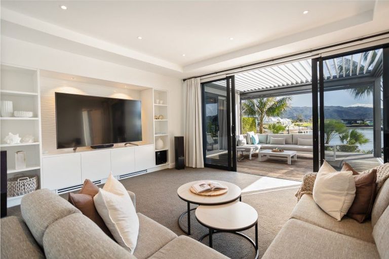 Photo of property in 21 Waitotara Way, Whitianga, 3510