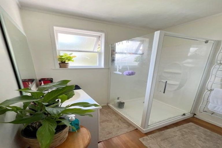 Photo of property in 41 St Leonards Road, Kelston, Auckland, 0602