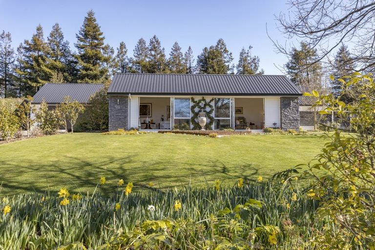 Photo of property in 72 Oakgrove Drive, Rangiora, 7400