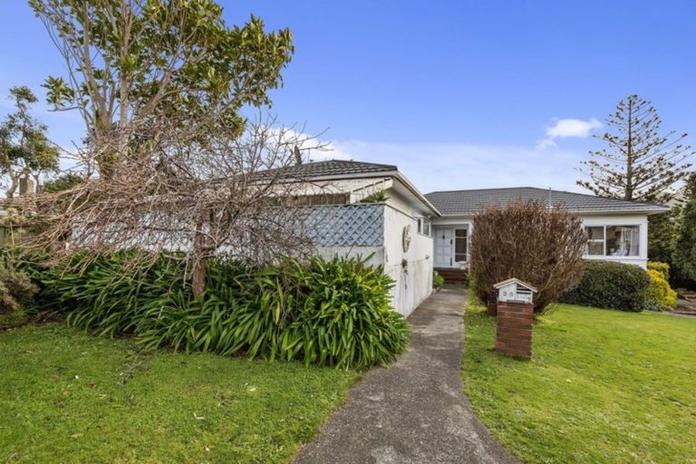 Photo of property in 35 Allen Terrace, Tawa, Wellington, 5028