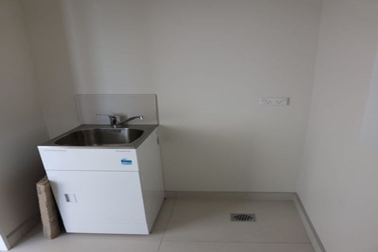 Photo of property in 43 Periko Way, Takanini, 2112