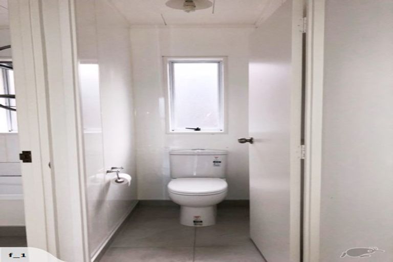 Photo of property in 11 Kearney Place, Massey, Auckland, 0614