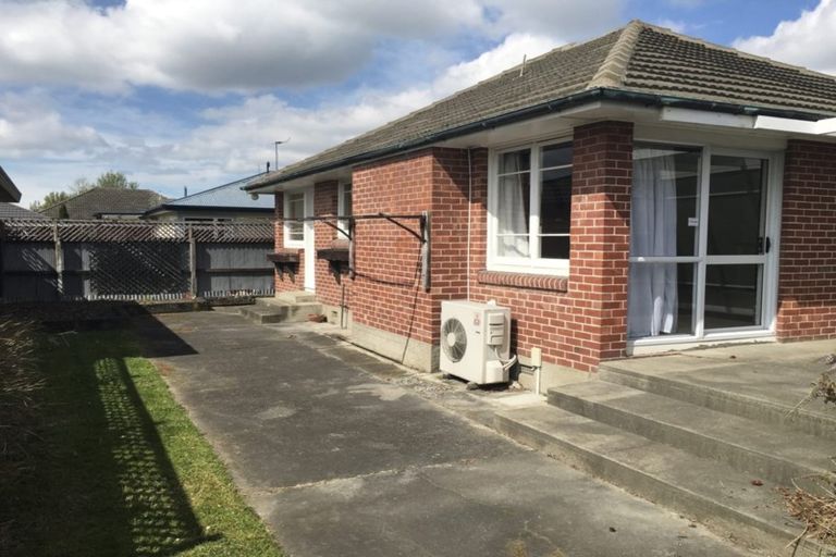 Photo of property in 11 Daniels Road, Redwood, Christchurch, 8051