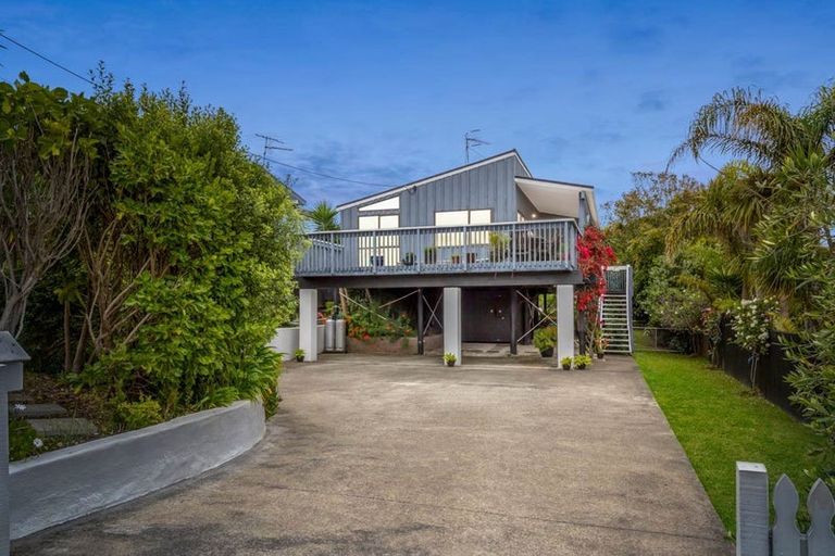 Photo of property in 1299 Whangaparaoa Road, Army Bay, Whangaparaoa, 0930