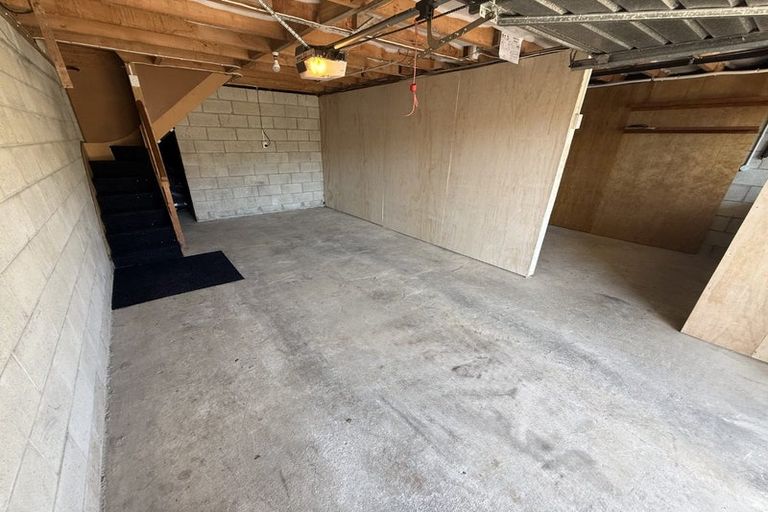 Photo of property in 4a Elwyn Crescent, Green Island, Dunedin, 9018