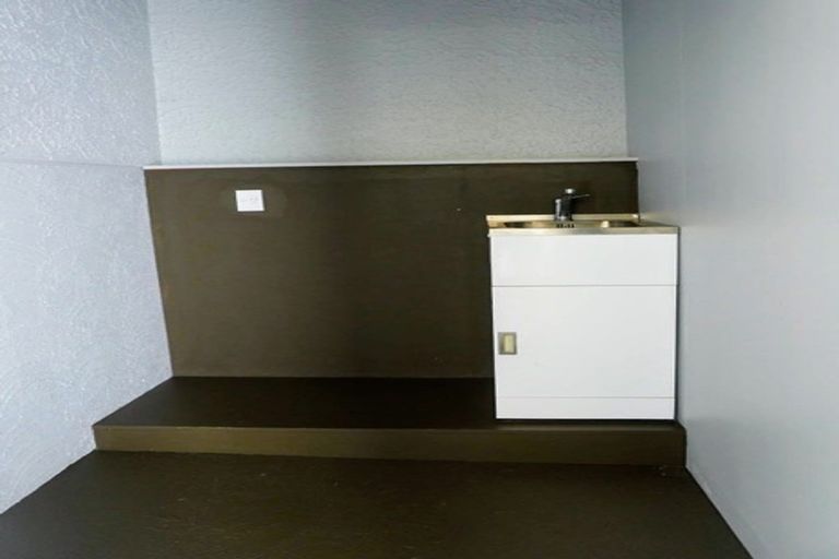 Photo of property in 18 Swiss Avenue, Gonville, Whanganui, 4501