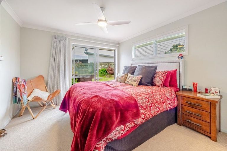 Photo of property in 11 Pohutukawa Drive, Eskdale, Napier, 4182