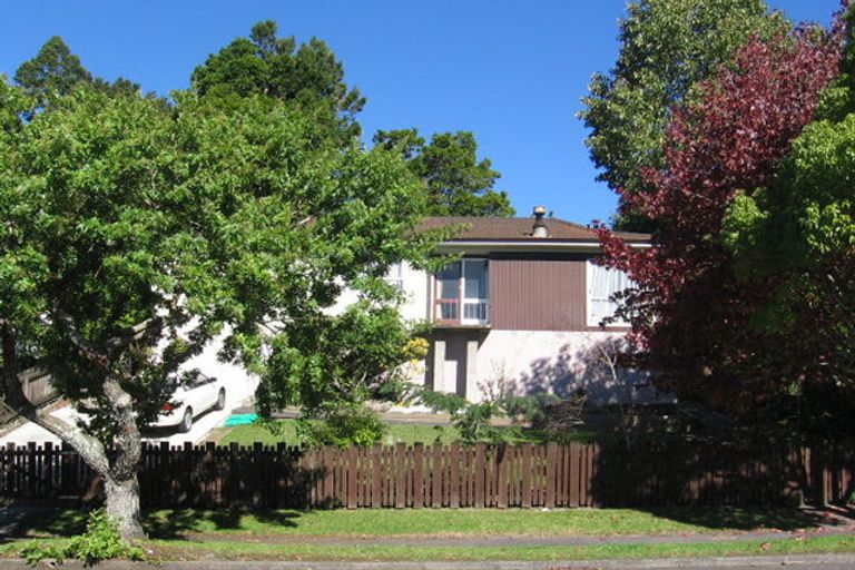 Photo of property in 8 Glucina Place, Glen Eden, Auckland, 0602