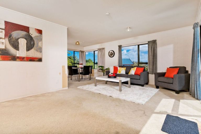 Photo of property in 21 Gala Place, Henderson, Auckland, 0612