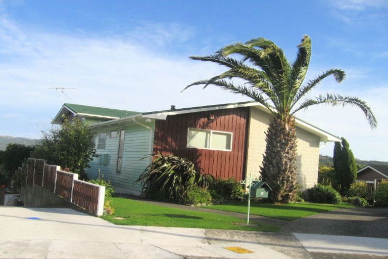 Photo of property in 10 Ayr Place, Papakowhai, Porirua, 5024