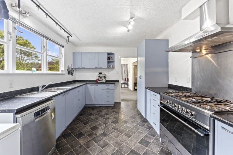 Photo of property in 24 Jocelyn Crescent, Pinehaven, Upper Hutt, 5019