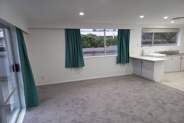 Photo of property in 2/306 Wellington Road, Wainuiomata, Lower Hutt, 5014