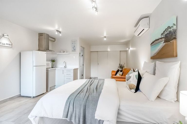 Photo of property in 12 Hawaiian Parade, Arkles Bay, Whangaparaoa, 0932