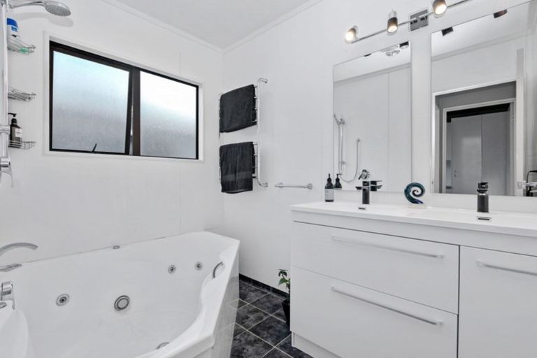 Photo of property in 118b Capamagian Drive, Athenree, Katikati, 3177