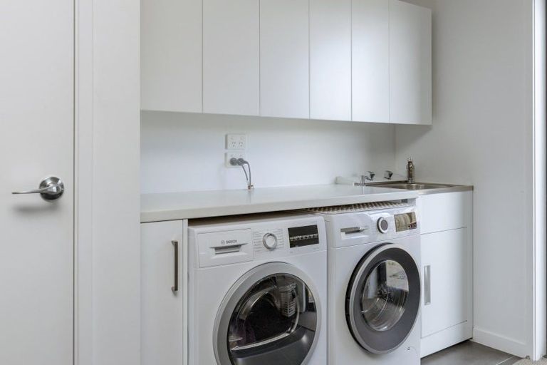 Photo of property in 43 Harakeke Drive, Wharewaka, Taupo, 3330