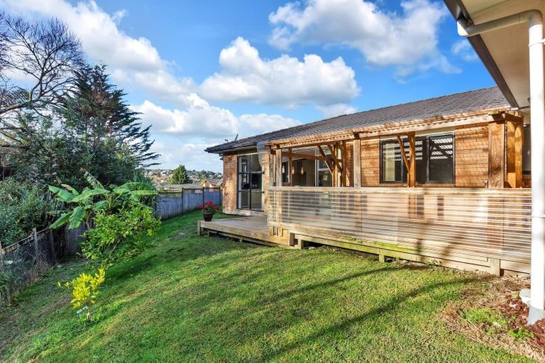 Photo of property in 37 Cartmel Avenue, Massey, Auckland, 0614