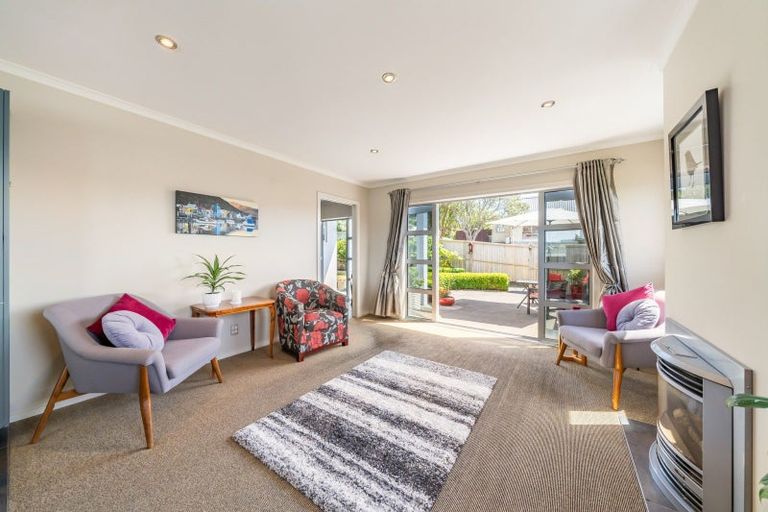 Photo of property in 14 Bodmin Terrace, Camborne, Porirua, 5026