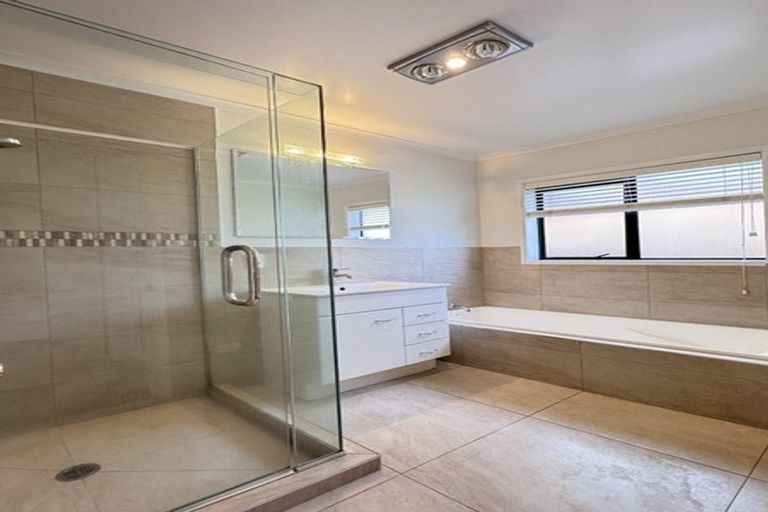 Photo of property in 12 Aclare Place, East Tamaki, Auckland, 2016