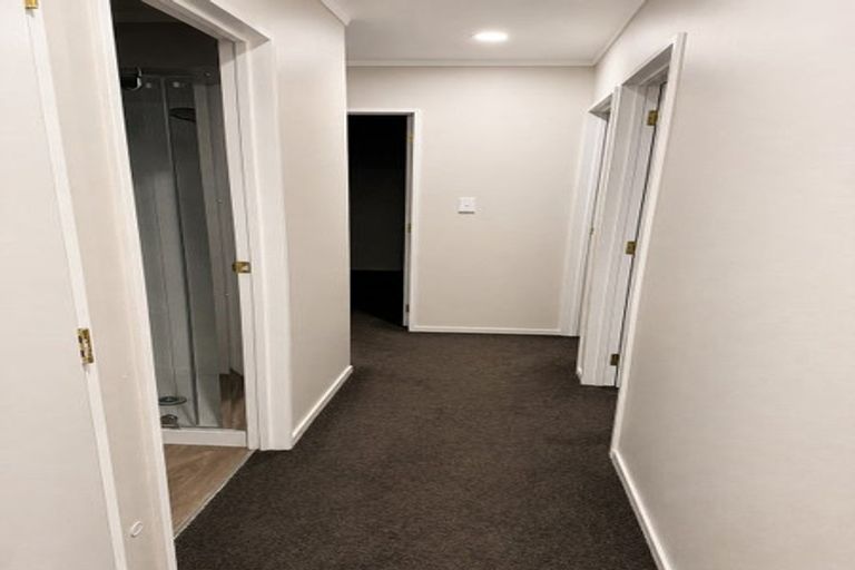 Photo of property in 4b Kimdale Place, Totara Heights, Auckland, 2105