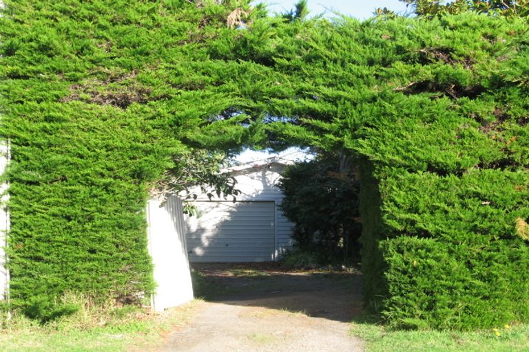 Photo of property in 14 Hohiria Street, Waikanae Beach, Waikanae, 5036