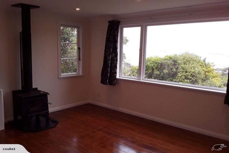 Photo of property in 79 Maungaraki Road, Korokoro, Lower Hutt, 5012