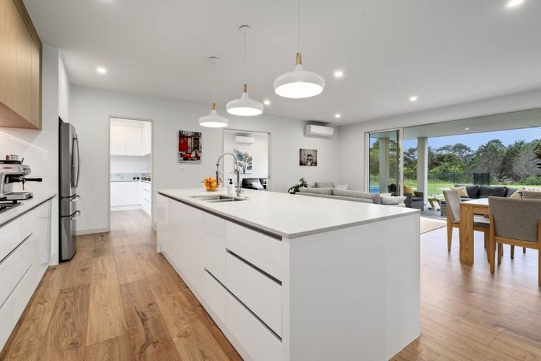 Photo of property in 15 Nola Road, Oratia, Auckland, 0604
