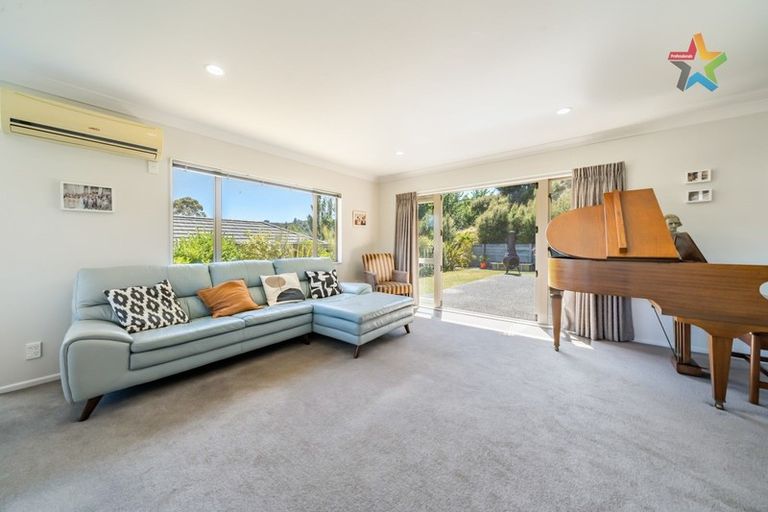 Photo of property in 45 Speldhurst Grove, Stokes Valley, Lower Hutt, 5019