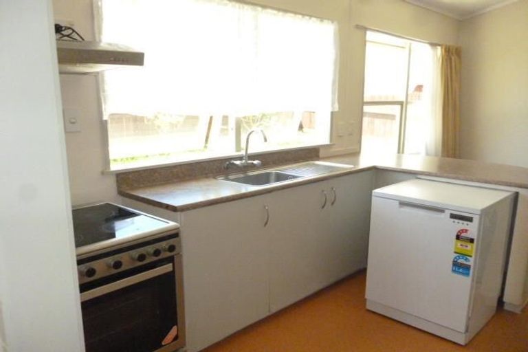 Photo of property in 300 Bucklands Beach Road, Bucklands Beach, Auckland, 2012