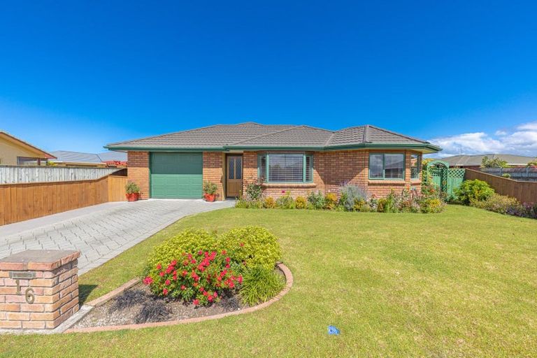 Photo of property in 16 Kelsi Street, Tawhero, Whanganui, 4501