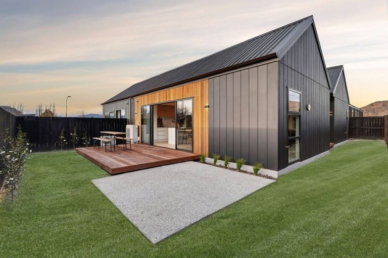 Photo of property in 19 Burbank Road, Wanaka, 9382