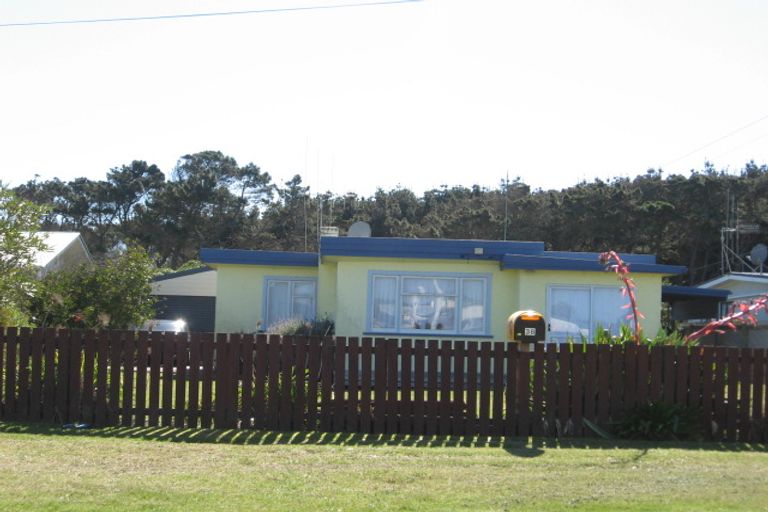 Photo of property in 38 Koputara Road, Himatangi Beach, Foxton, 4891