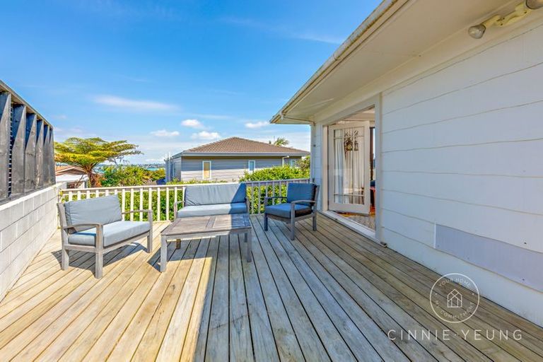 Photo of property in 33 Devon Road, Bucklands Beach, Auckland, 2012