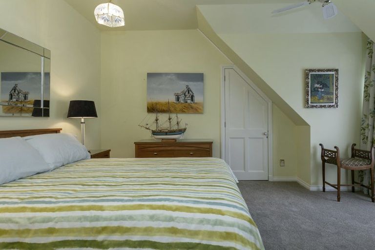 Photo of property in 23 Te Kopua Street, Acacia Bay, Taupo, 3330