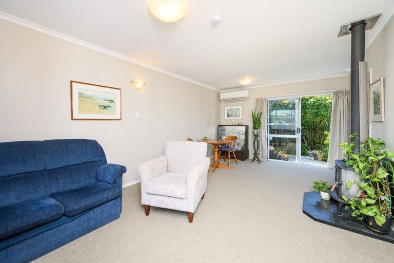 Photo of property in 9 Drury Street, Cloverlea, Palmerston North, 4412