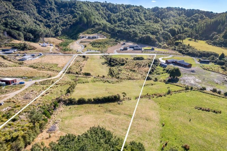 Photo of property in 485 Katherine Mansfield Drive, Blue Mountains, Upper Hutt, 5371